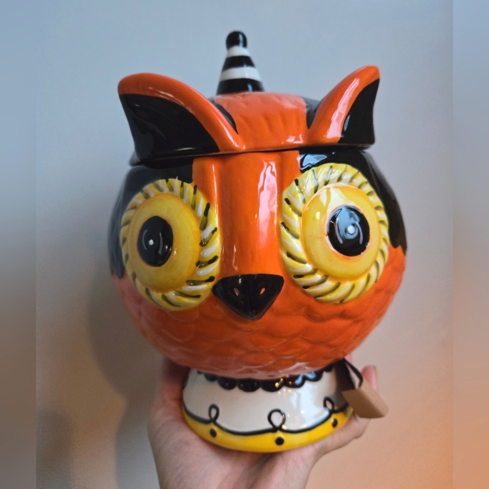 Johanna Parker & Magenta ceramic Halloween owl lidded canister - Picture 2 of 6